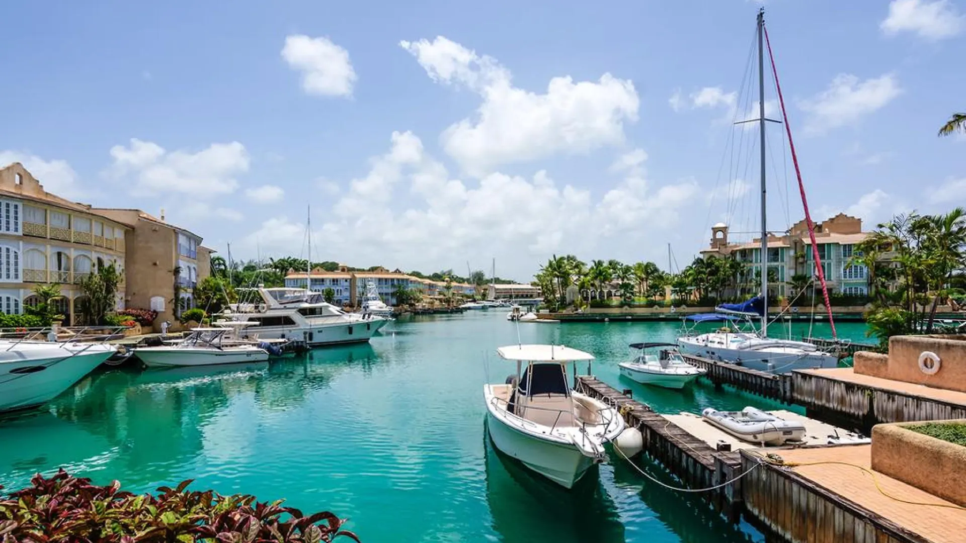 Port St. Charles Otel Saint Peter 4*,
