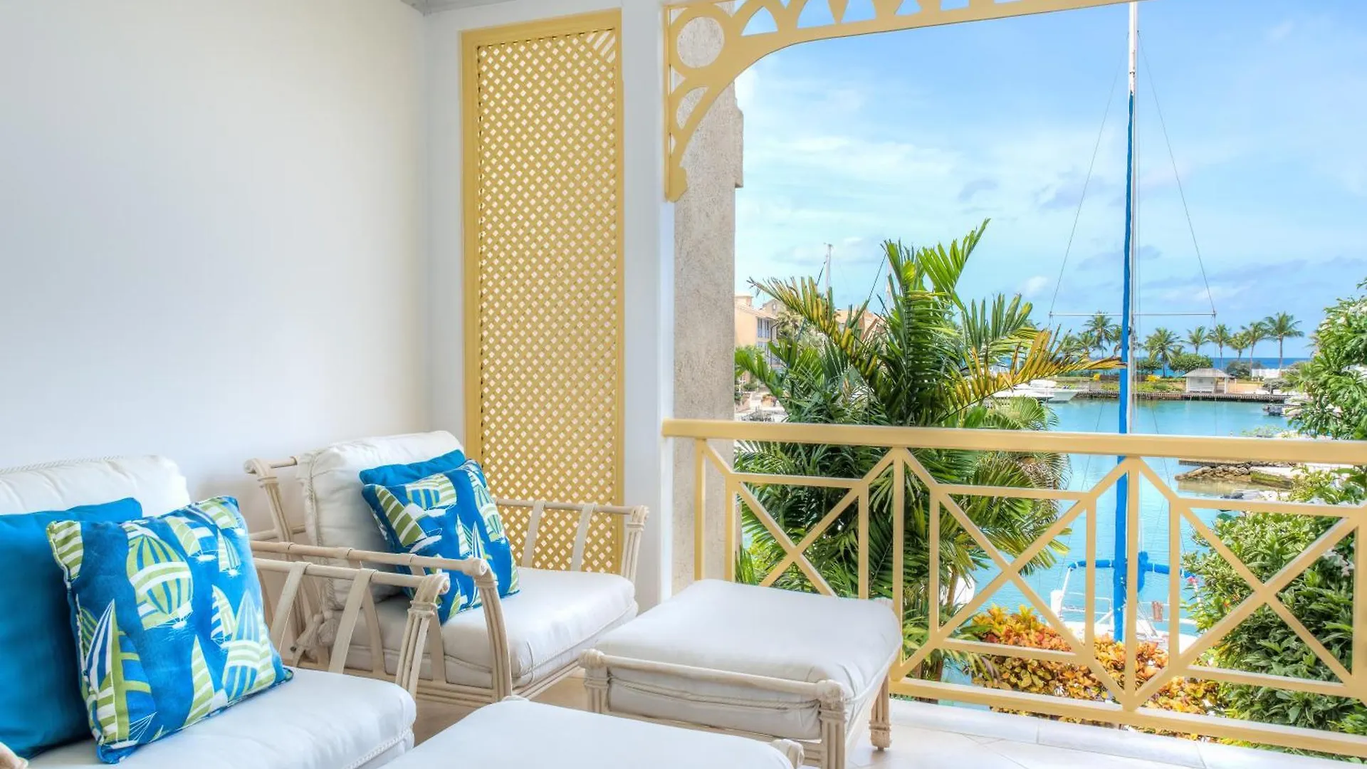 Port St. Charles Otel Saint Peter