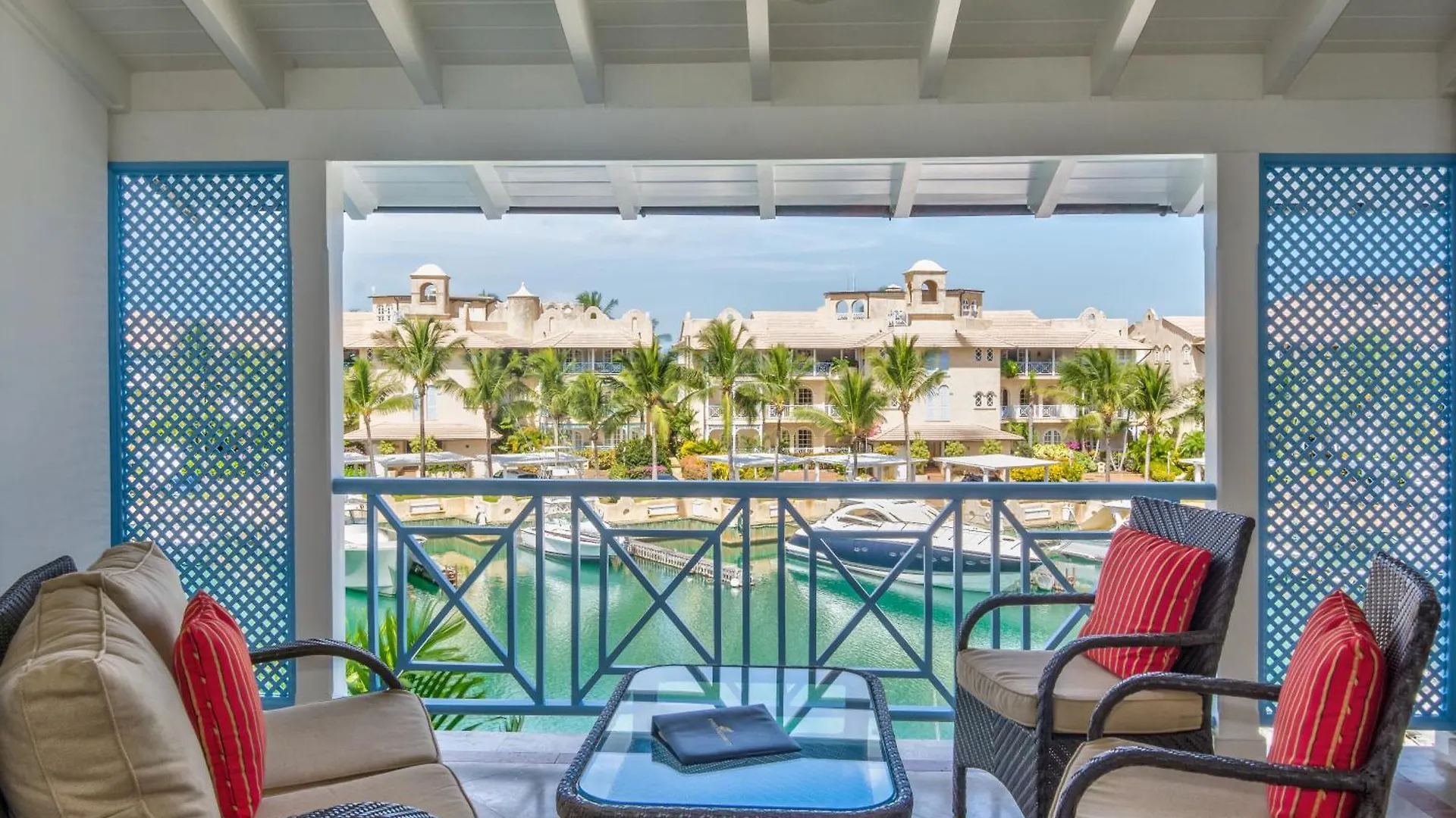 Port St. Charles Hotel Saint Peter